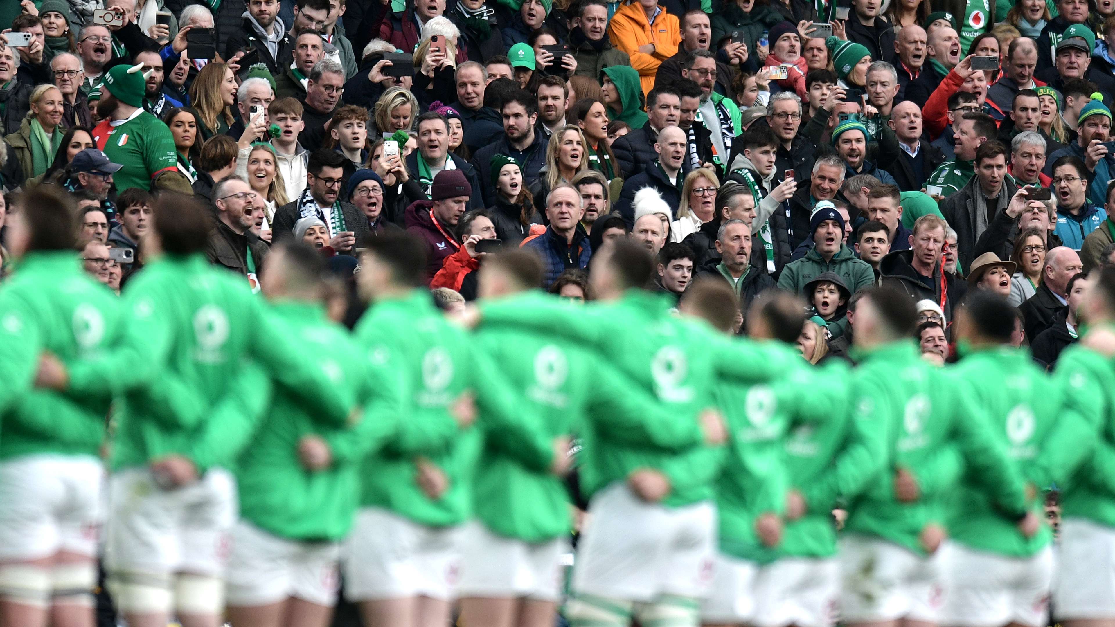 同时也潜藏 同时也潜藏